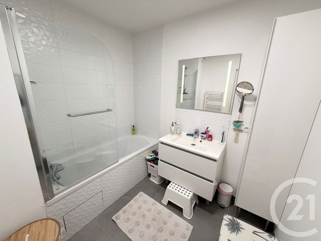 Appartement F3 à vendre - 3 pièces - 62.33 m2 - L ISLE ADAM - 95 - ILE-DE-FRANCE - Century 21 Al Immobilier